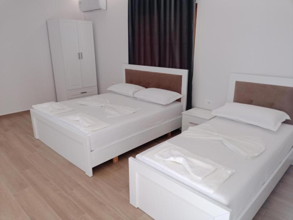 Hotel Opolonia Ksamil Luaran gambar