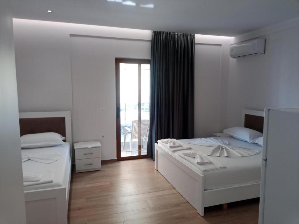 Hotel Opolonia Ksamil Luaran gambar