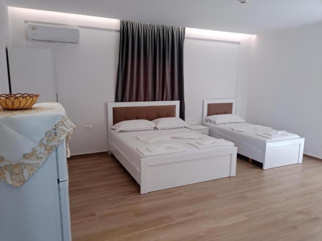 Hotel Opolonia Ksamil Luaran gambar