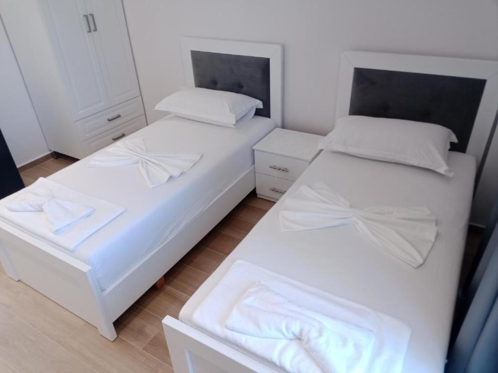 Hotel Opolonia Ksamil Luaran gambar