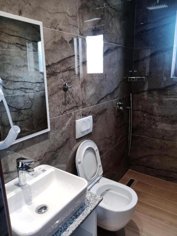 Hotel Opolonia Ksamil Luaran gambar